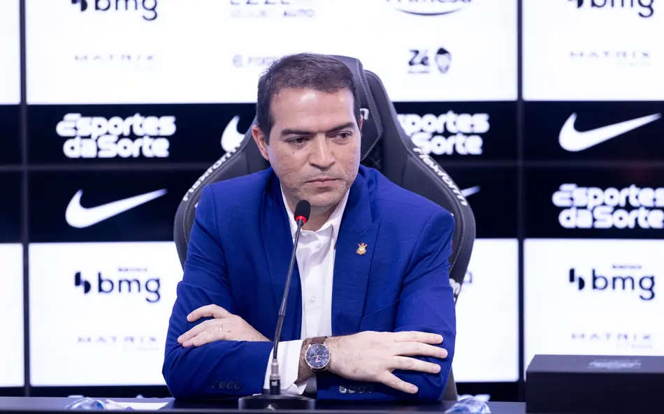 Corinthians Economizou no até no terno?