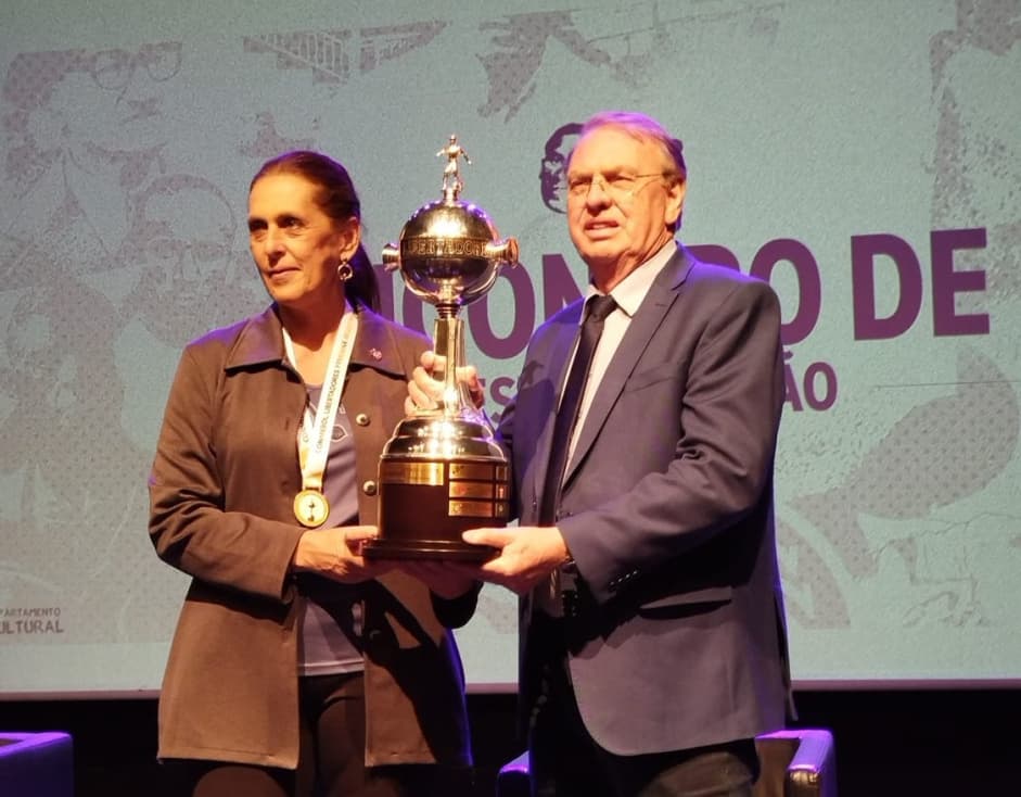 Corinthians feminino precisa ser tratado com seriedade